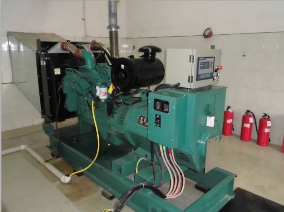 康明斯發(fā)電機組運行多久后需更換機油?